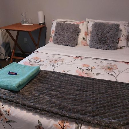 A Room In A Homestay - Upper Hutt Esterno foto