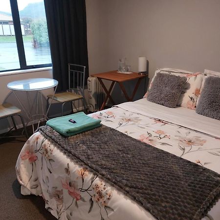 A Room In A Homestay - Upper Hutt Esterno foto